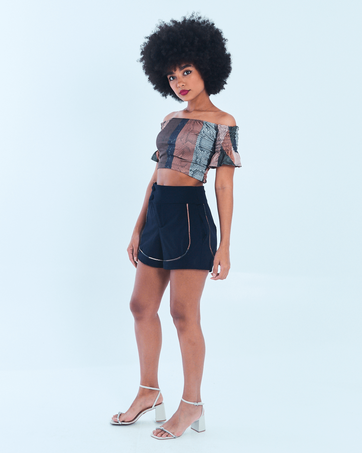 Conjunto-Feminino-Estampado-em-Short-e-Cropped-Tropipcal-