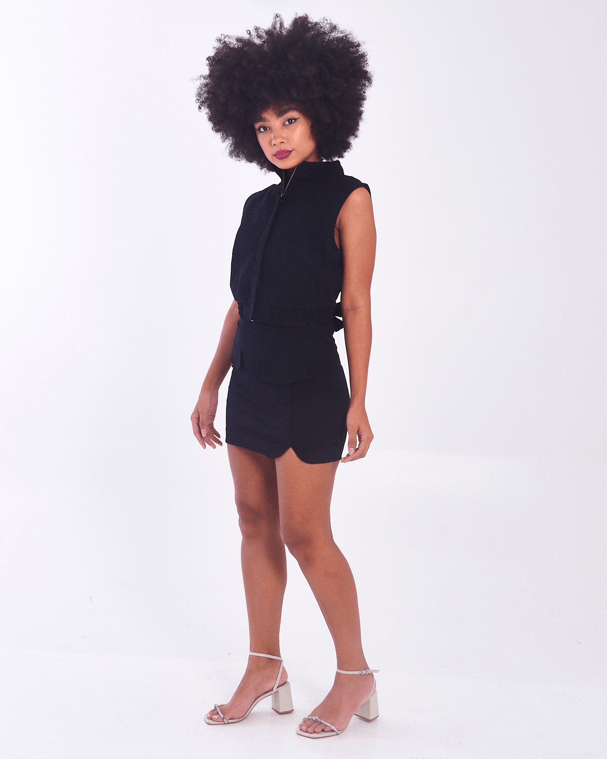 Conjunto-Feminino-de-Colete-Cut-Out-e-Saia-Tropical-