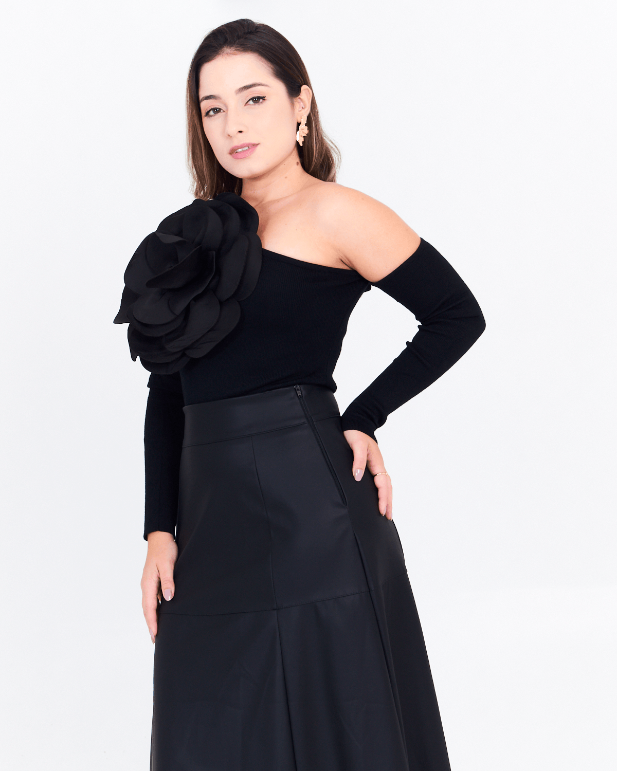 Blusa-Feminina-em-Modal-com-aplicacao-em-Flor-Bellina---AA5766